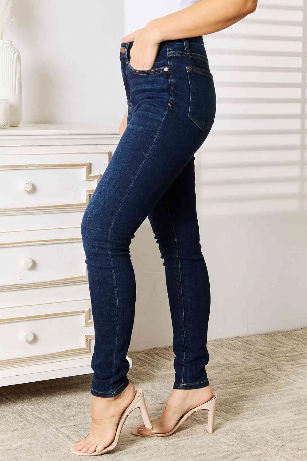 Judy Blue, High-Rise Handsand Skinny Jeans
