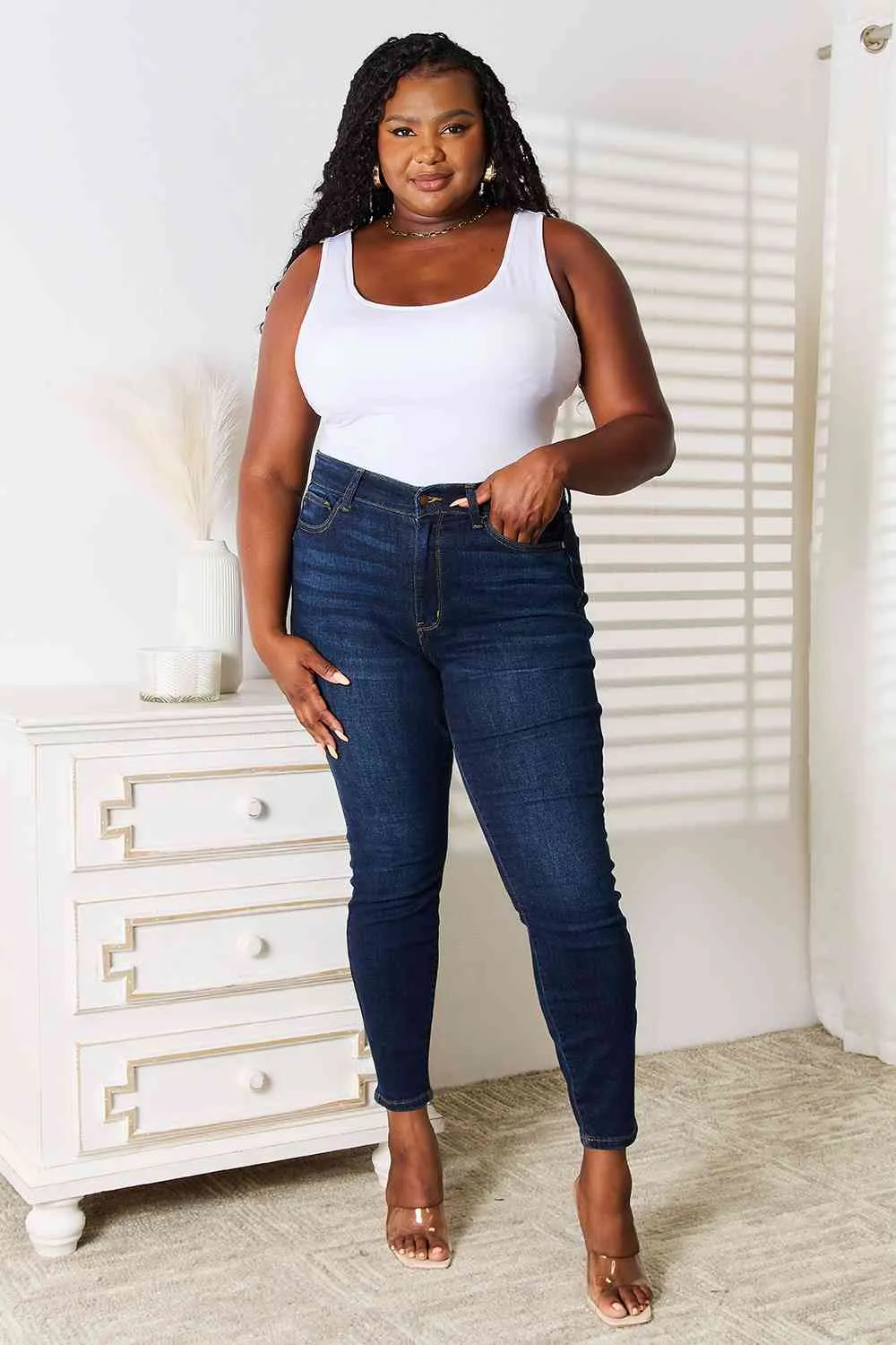 Judy Blue, High-Rise Handsand Skinny Jeans