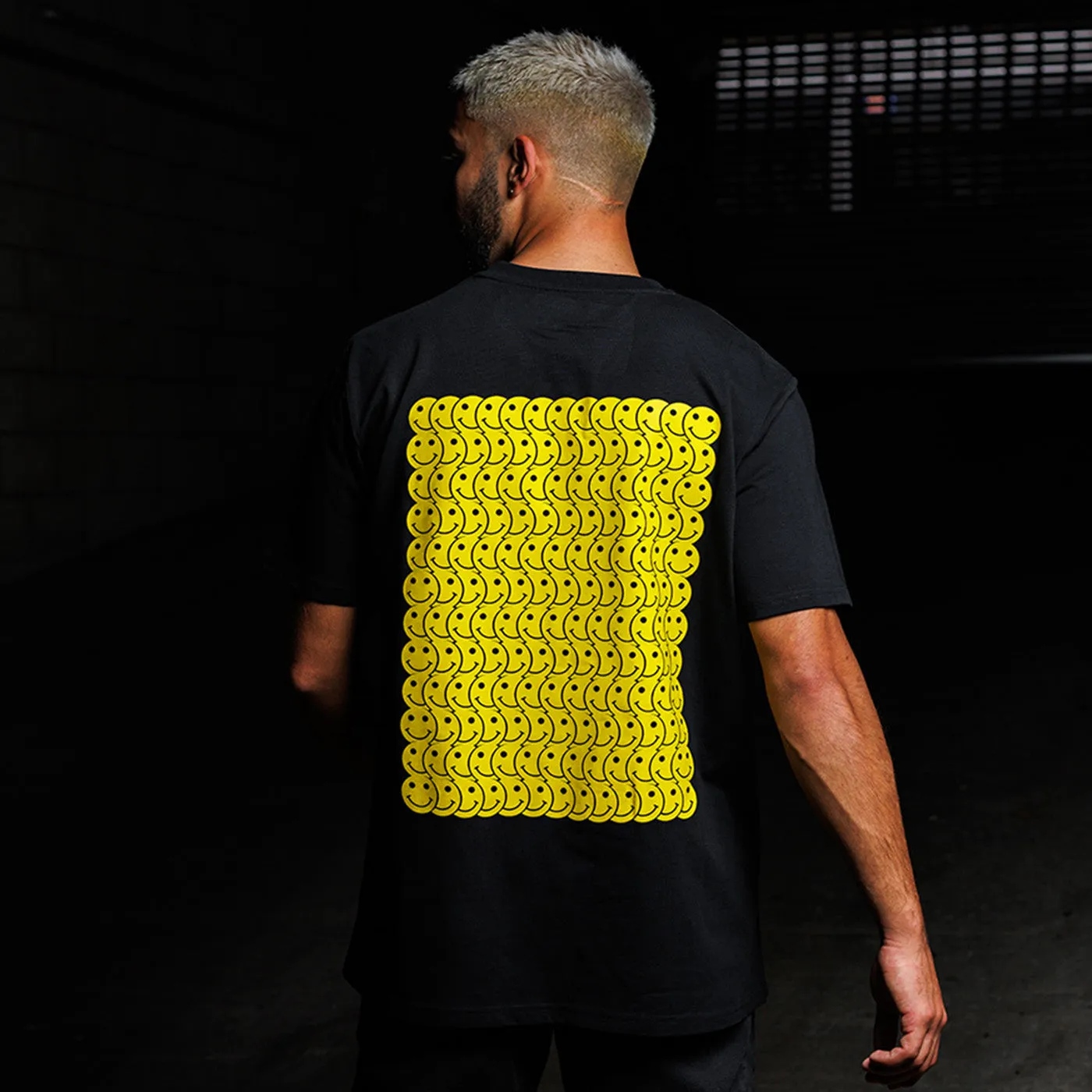Smiley Trail  - Oversized Tshirt - Black