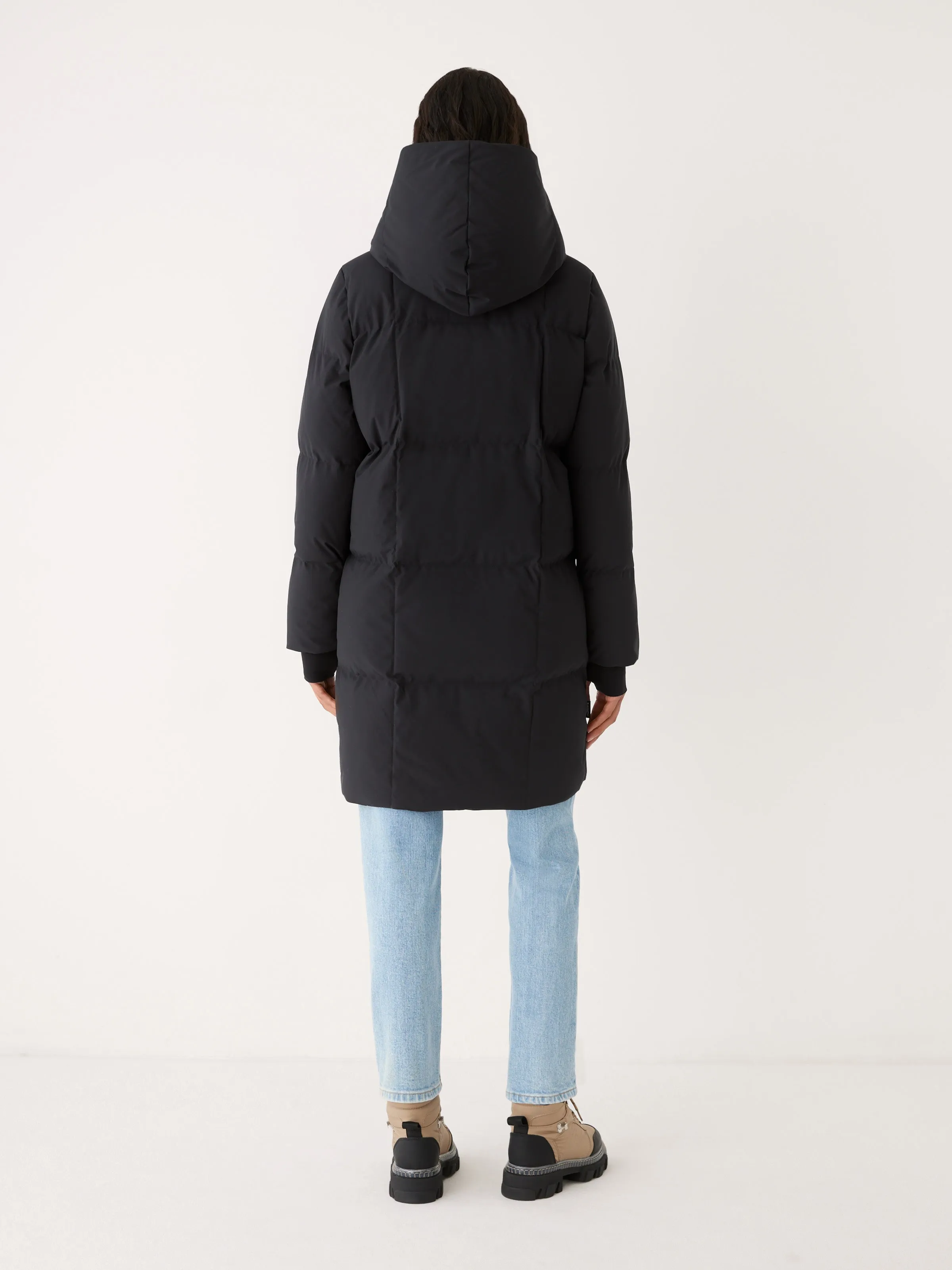 Cozy Hygge-Style Puffer Coat in Elegant Black